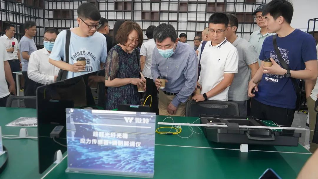 微特承辦的兩項(xiàng)國家標(biāo)準(zhǔn)宣貫會在宜昌順利召開 21.jpg