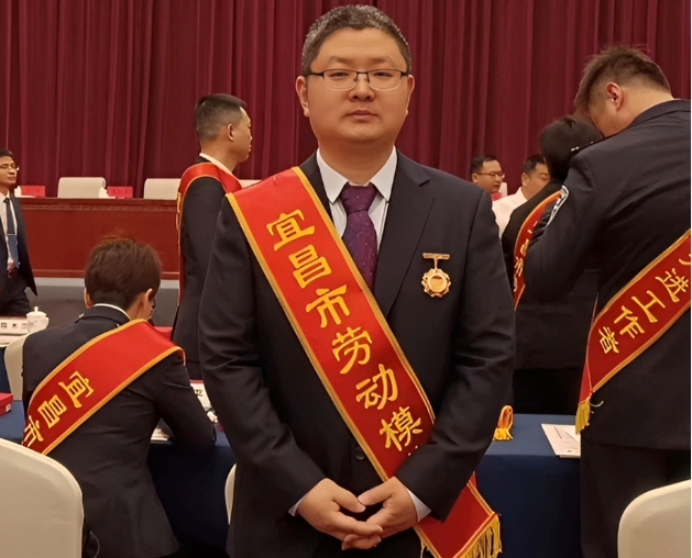 祝賀！微特工程師張艷波榮獲宜昌市“勞動模范”稱號